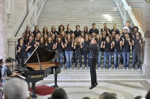 Coro giovanile del San Carlo, maestro CarloMorelli