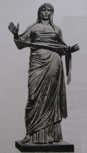 statua di una matrona