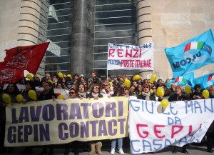 Napoli, la protesta dei lavoratori Gepin Contact