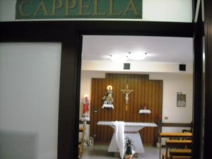 La cappella della clinica in cui sono stati rubatigli oggetti sacri 2